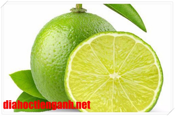 Sử dụng chanh vệ sinh muỗng đĩa gỗ