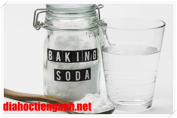 Sử dụng baking soda vệ sinh muỗng đĩa gỗ