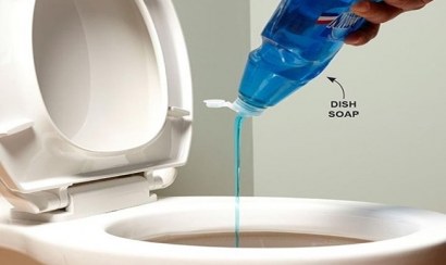 Vệ sinh bồn cầu bằng xà phòng 2021