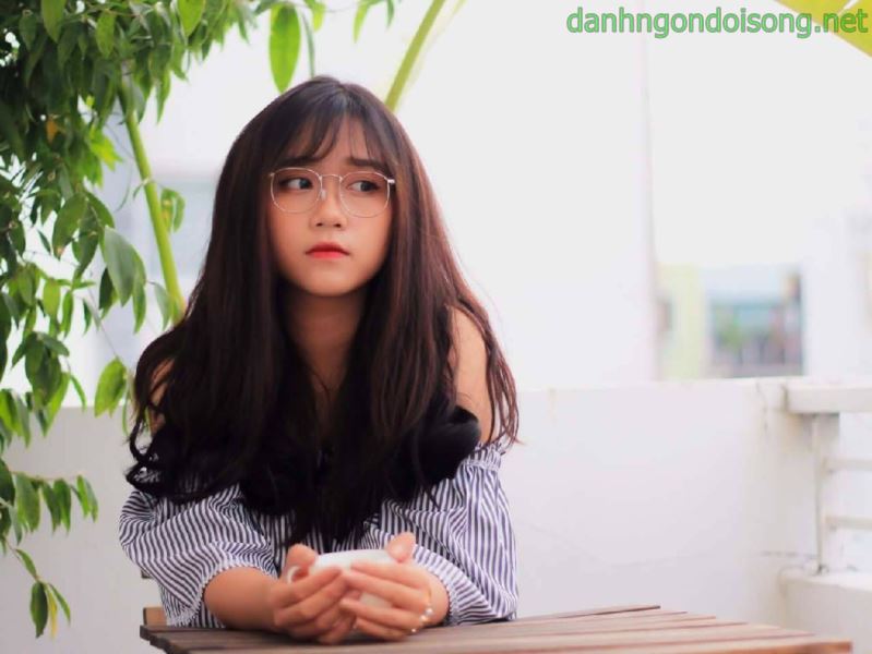 Top ảnh g&aacute;i xinh đeo mắt k&iacute;nh dễ thương