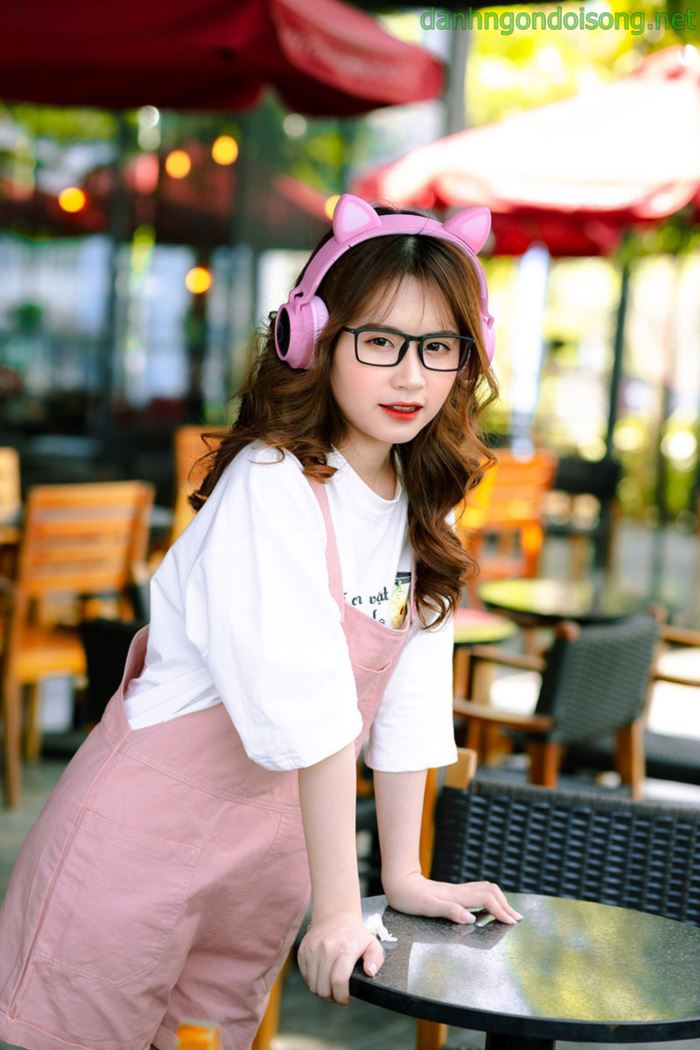 Top ảnh g&aacute;i xinh đeo mắt k&iacute;nh dễ thương