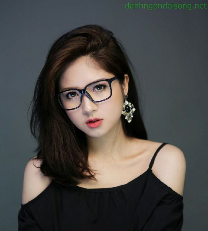 Top ảnh g&aacute;i xinh đeo mắt k&iacute;nh dễ thương