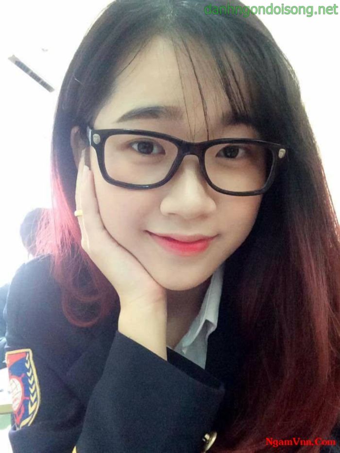 Top ảnh g&aacute;i xinh đeo mắt k&iacute;nh dễ thương