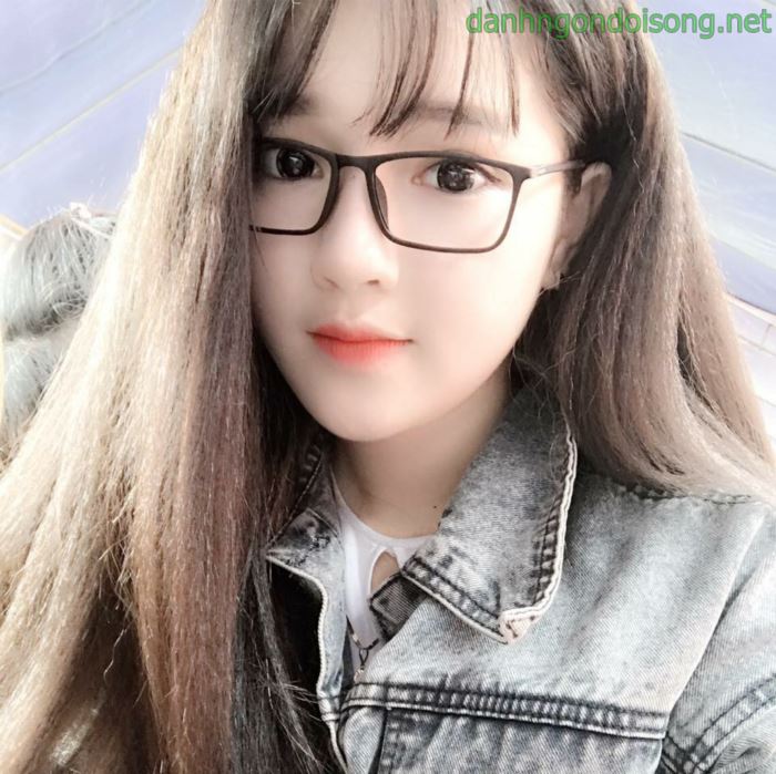 Top ảnh g&aacute;i xinh đeo mắt k&iacute;nh dễ thương