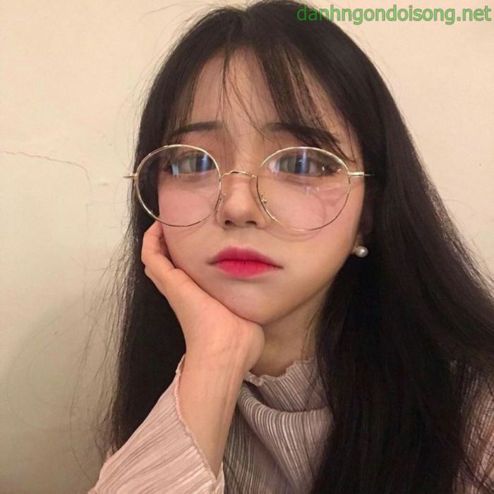 Top ảnh g&aacute;i xinh đeo mắt k&iacute;nh dễ thương