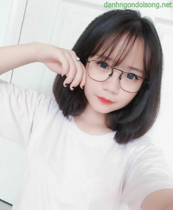 Top ảnh g&aacute;i xinh đeo mắt k&iacute;nh dễ thương