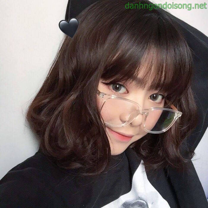 Top ảnh g&aacute;i xinh đeo mắt k&iacute;nh dễ thương