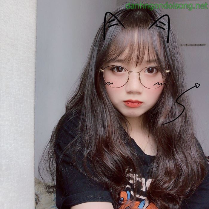 Top ảnh g&aacute;i xinh đeo mắt k&iacute;nh dễ thương