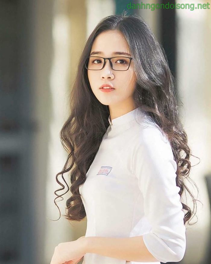 Top ảnh g&aacute;i xinh đeo mắt k&iacute;nh dễ thương