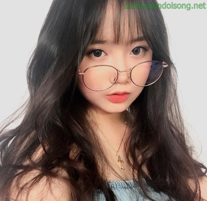 Top ảnh g&aacute;i xinh đeo mắt k&iacute;nh dễ thương
