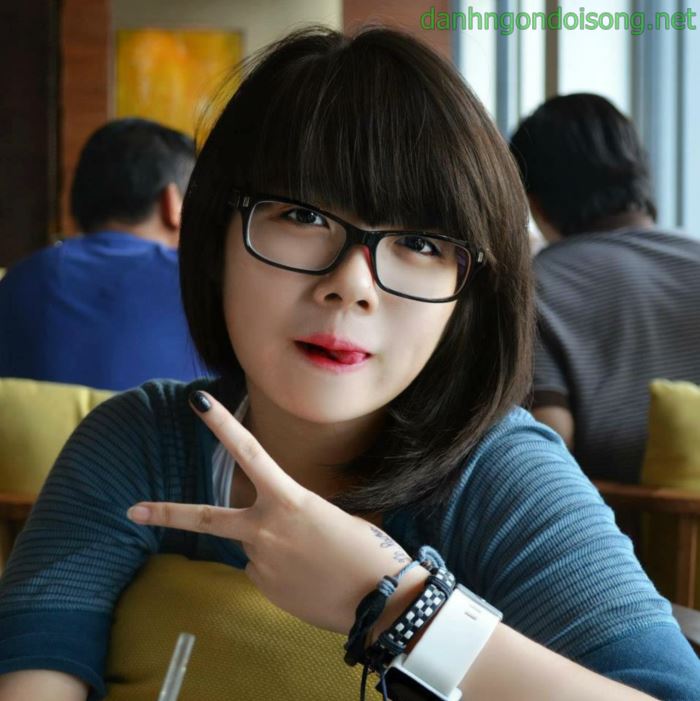 Top ảnh g&aacute;i xinh đeo mắt k&iacute;nh dễ thương