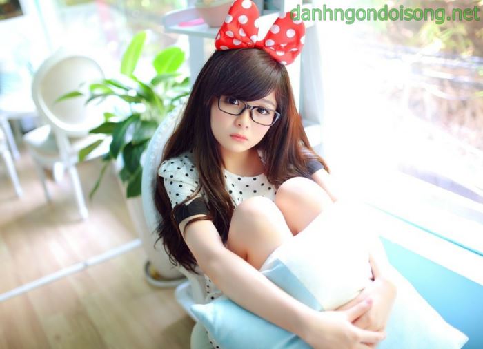 Top ảnh g&aacute;i xinh đeo mắt k&iacute;nh dễ thương