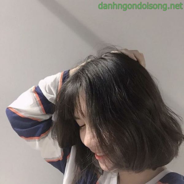 Ảnh g&aacute;i xinh t&oacute;c ngắn ngang vai 2k3