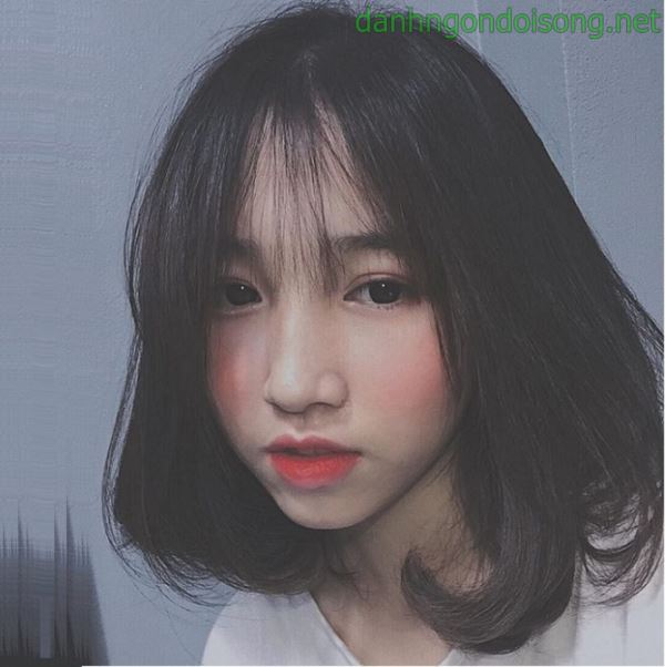 Ảnh g&aacute;i xinh t&oacute;c ngắn ngang vai 2k3