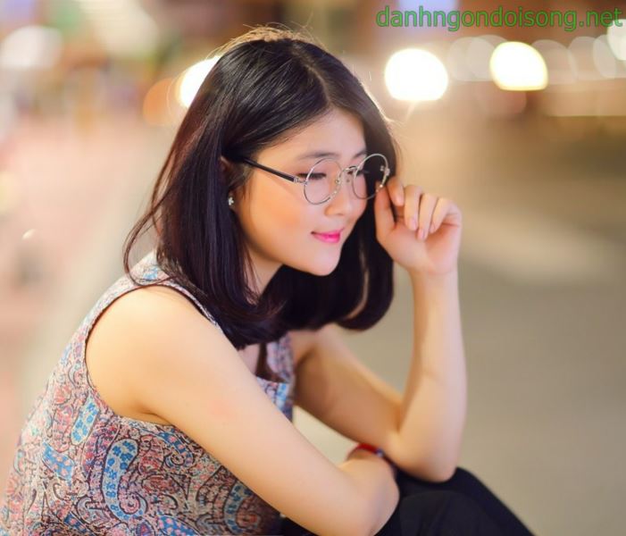 Ảnh g&aacute;i xinh t&oacute;c ngắn ngang vai 2k3
