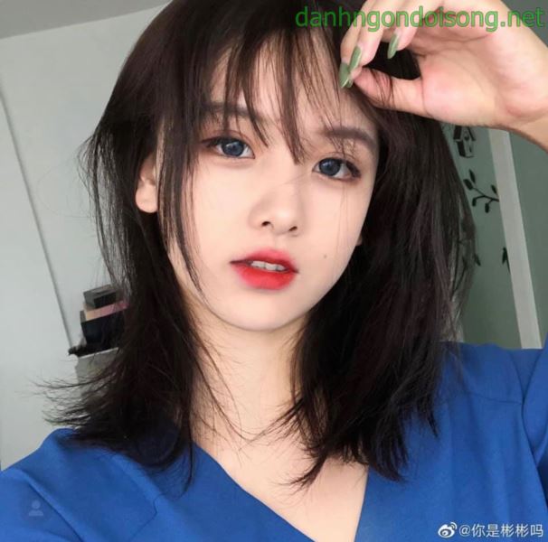 Ảnh g&aacute;i xinh t&oacute;c ngắn ngang vai 2k3