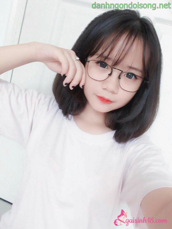 Ảnh g&aacute;i xinh t&oacute;c ngắn ngang vai 2k3