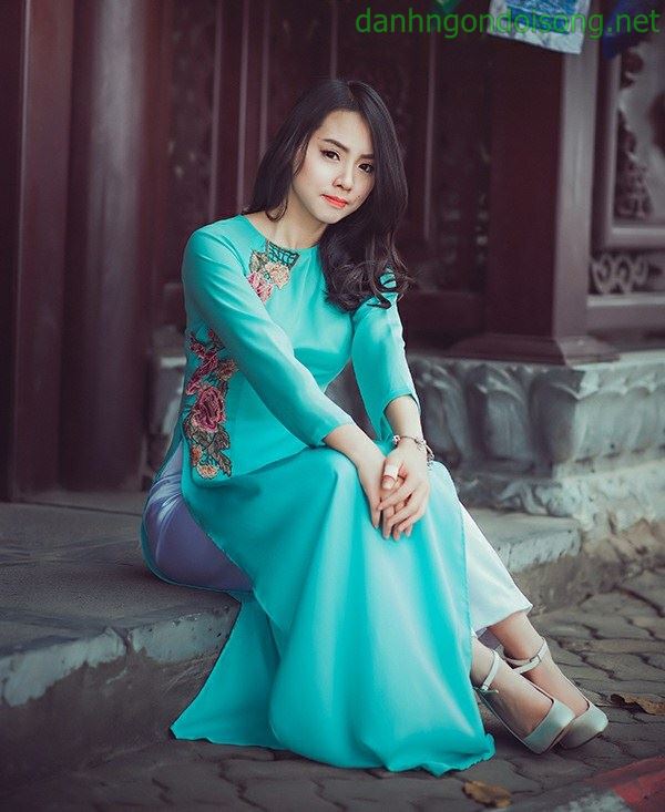 Ảnh g&aacute;i xinh t&oacute;c ngắn ngang vai 2k3