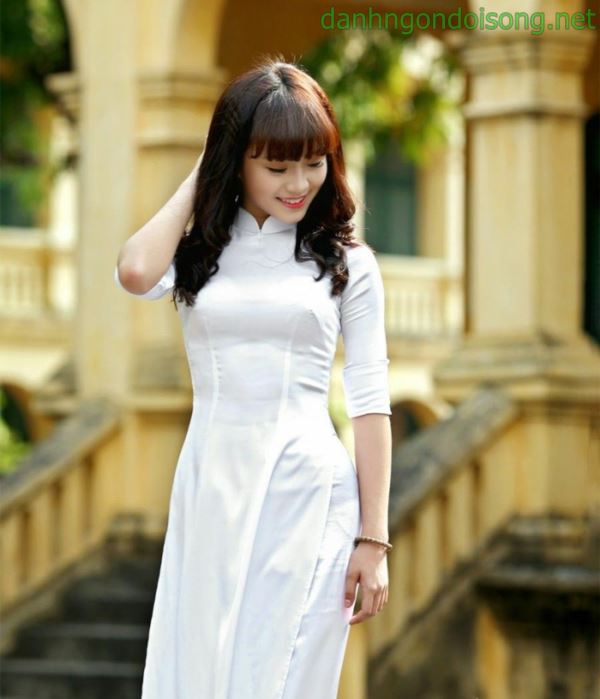 Ảnh g&aacute;i xinh t&oacute;c ngắn ngang vai 2k3