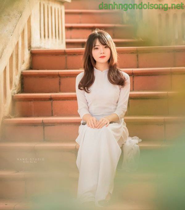 Ảnh g&aacute;i xinh t&oacute;c ngắn ngang vai 2k3