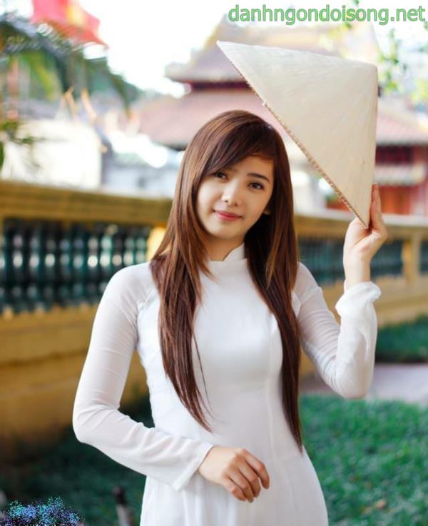 Ảnh g&aacute;i xinh t&oacute;c ngắn ngang vai 2k3