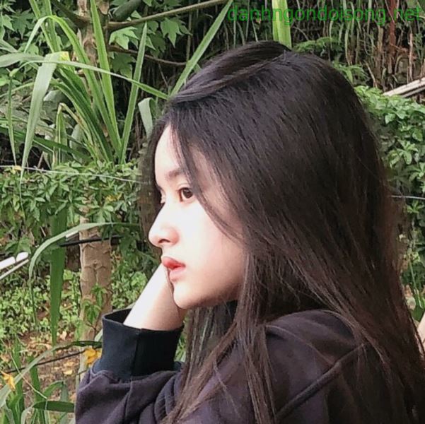 Ảnh g&aacute;i xinh t&oacute;c ngắn ngang vai 2k3
