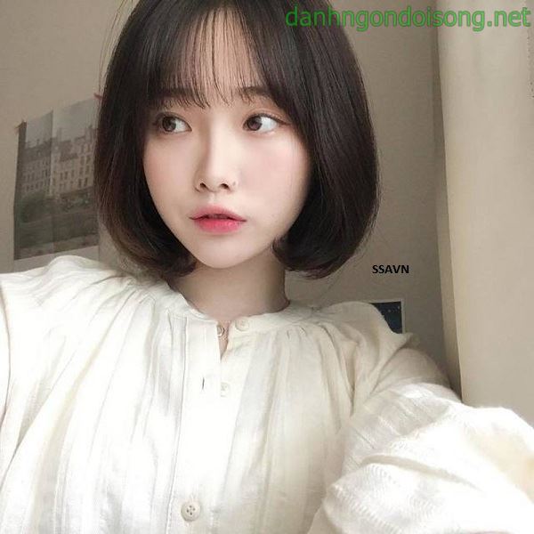 Ảnh g&aacute;i xinh t&oacute;c ngắn ngang vai 2k3