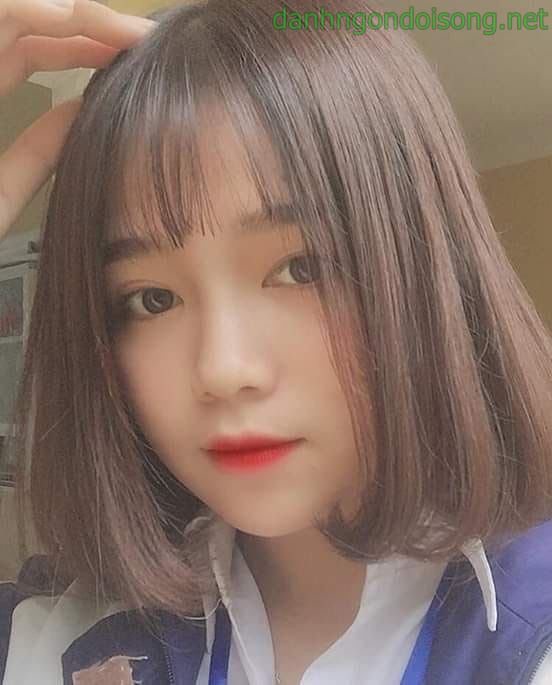 Ảnh g&aacute;i xinh t&oacute;c ngắn ngang vai 2k3