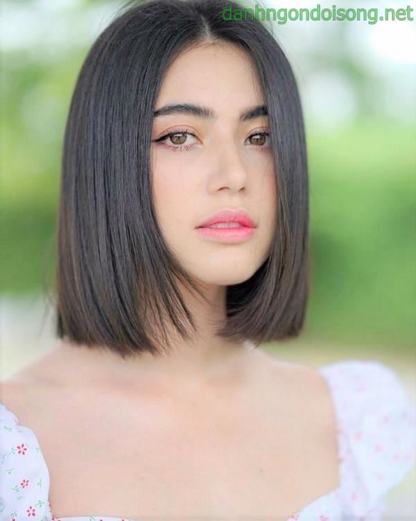 Ảnh g&aacute;i xinh t&oacute;c ngắn ngang vai 2k3
