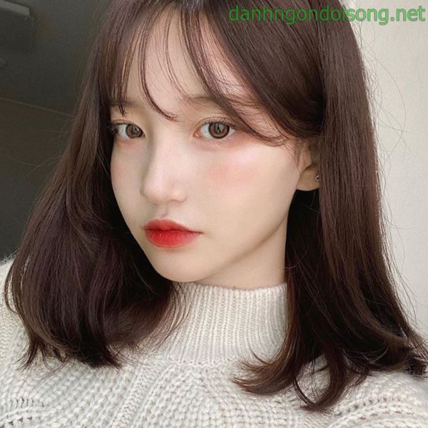 Ảnh g&aacute;i xinh t&oacute;c ngắn ngang vai 2k3