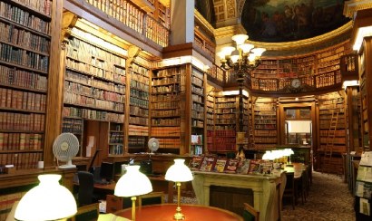 Trong một thư viện Ba Lan