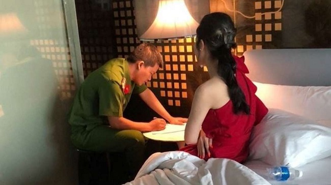 Jolie Nguyễn lộ clip 3
