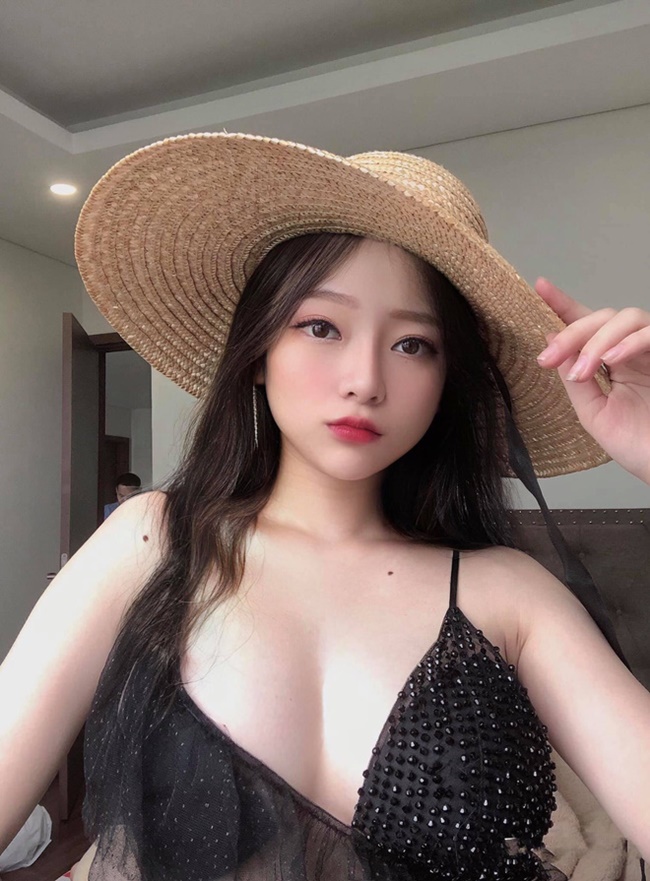 streamer linh chichan thả r&ocirc;ng lộ v&ograve;ng 1 2