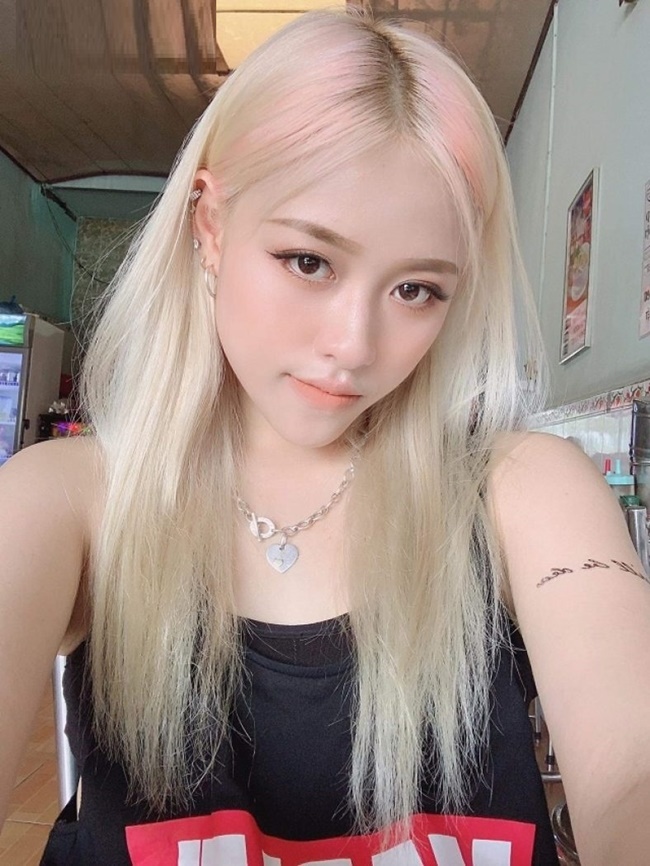 Tiktoker Tr&agrave; Đặng lộ ảnh n&oacute;ng 4