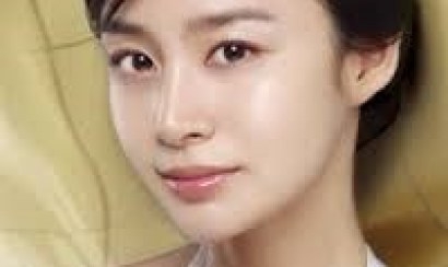 Vẻ đẹp thanh thoát sau khi nâng mũi.