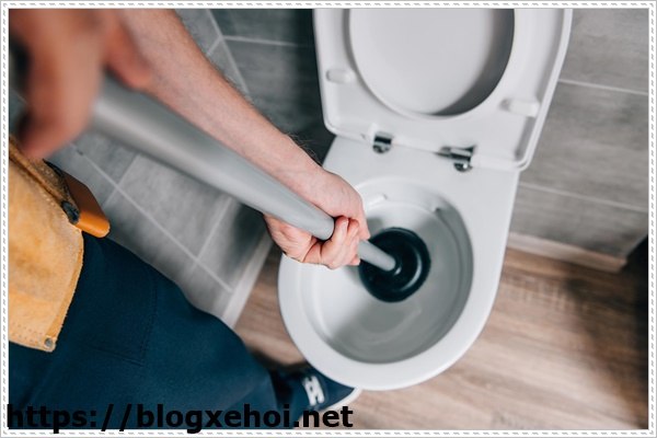 Th&ocirc;ng bồn cầu bằng bột th&ocirc;ng bồn cầu nhanh