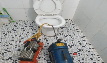 Các dụng cụ thông tắc bồn cầu hiệu quả phổ biến trên thị trường